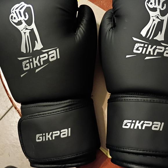 Other - GIKPAI Black Boxing Gloves